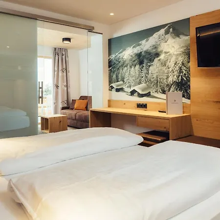 Edelweiss Superior Hotel