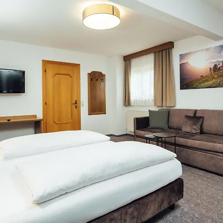 Edelweiss Superior Наудерс