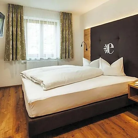 Отель Edelweiss Superior 3*