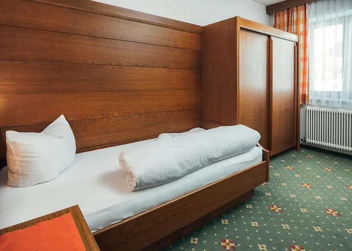 Отель Edelweiss Superior