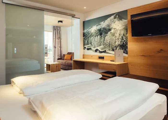 Edelweiss Superior Отель