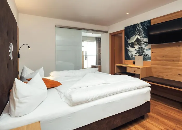 Edelweiss Superior Отель 3*