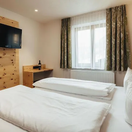 Edelweiss Superior Hotel 3*