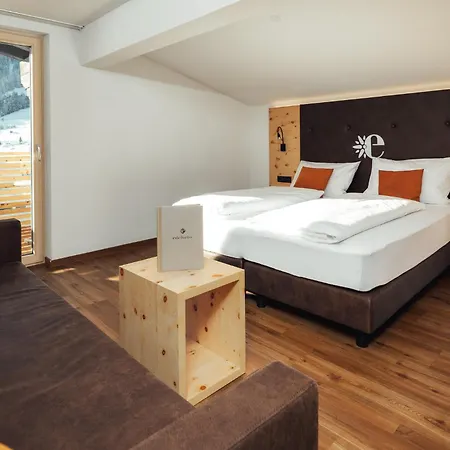 Edelweiss Superior Hotel 3*