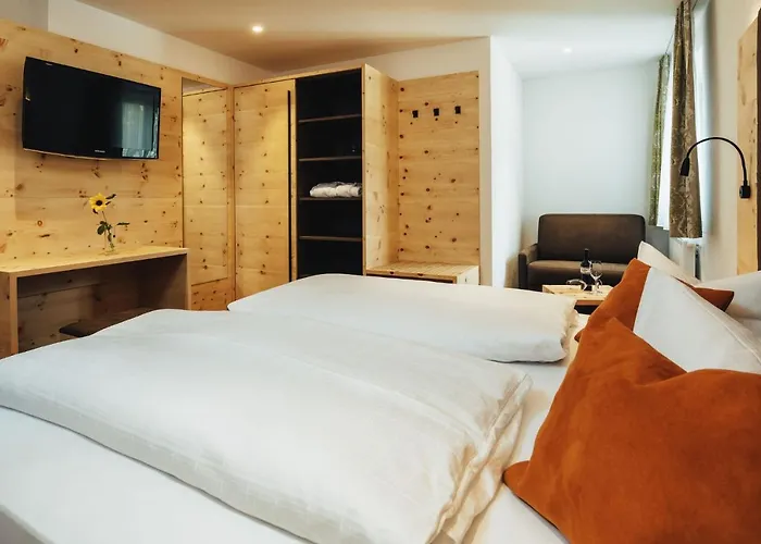 Edelweiss Superior Hotel 3*